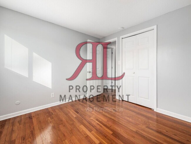 Building Photo - 3102 Elmreeb Dr