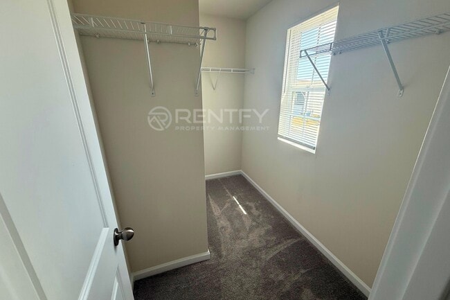 Building Photo - 2802 Legacy Rdg Ln