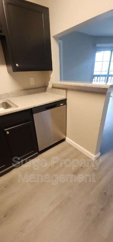 Building Photo - 18333 Roehampton Dr