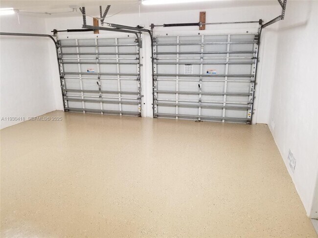 Building Photo - 949 NW 10th St