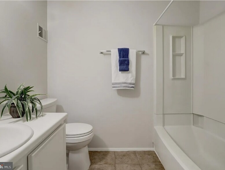 Building Photo - 4653 Brentleigh Ct