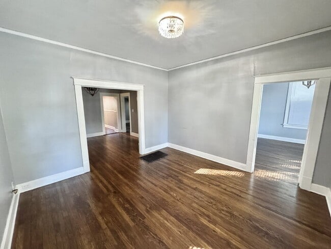 Building Photo - 666 Landis St