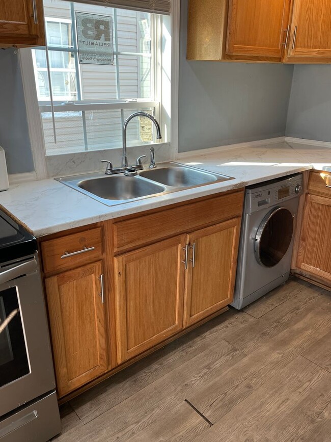 Building Photo - 2635 Royal St