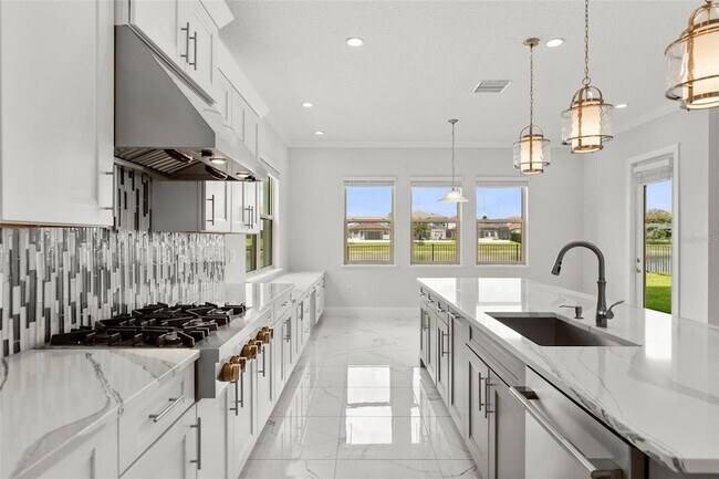 Building Photo - 10511 Royal Cypress Way