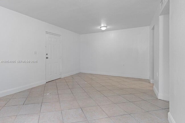 Building Photo - 1201 Lake Victoria Dr
