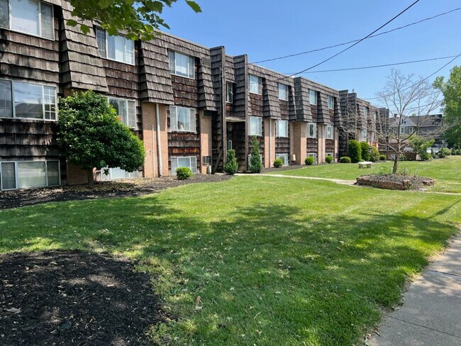 Building Photo - Coming soon! Updated 1-bedroom spot is wai...