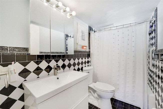 Building Photo - 1615 Meridian Ave