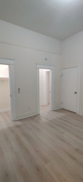 Building Photo - 1331 S Park Ave