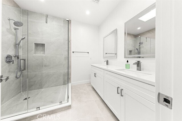 Building Photo - 13010 Hartland St