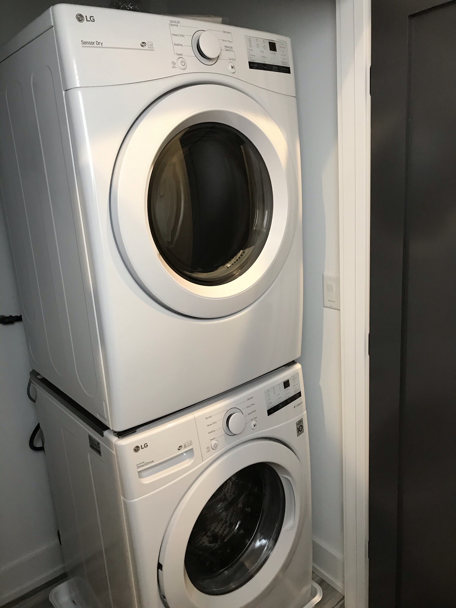 In-unit washer dryer - 4317 S Forrestville Ave