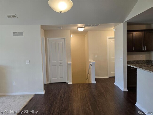 Building Photo - 1164 Starwood Ln