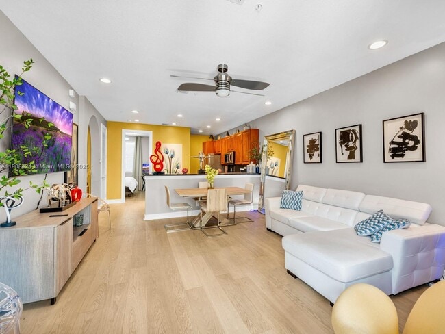 Building Photo - 2249 NE 9th Ave