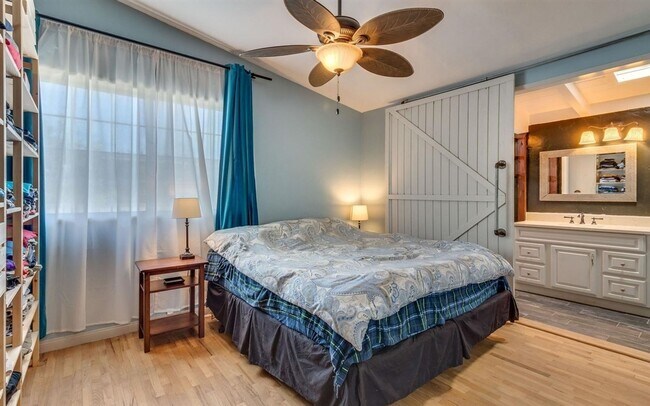 Building Photo - 352 Bonito Ave