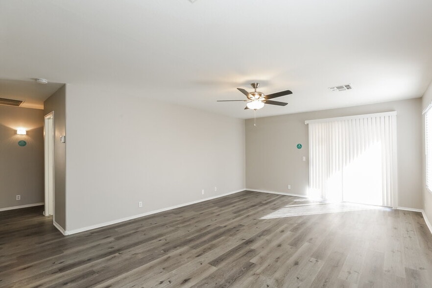 Building Photo - 9323 W Ironwood Dr