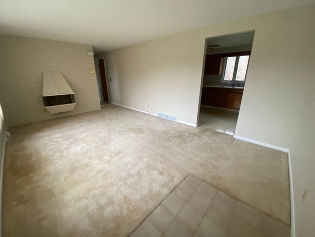 Building Photo - Ranch Style home for rent- Cicero!