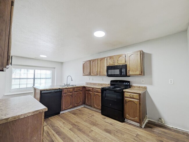 Building Photo - 602 Heritage Hill Dr