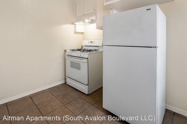 Building Photo - 5117-5123 S Avalon Blvd