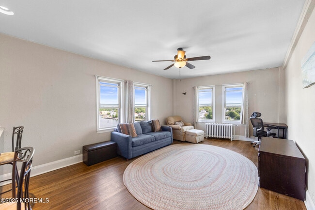 Building Photo - 400 Deal Lake Dr