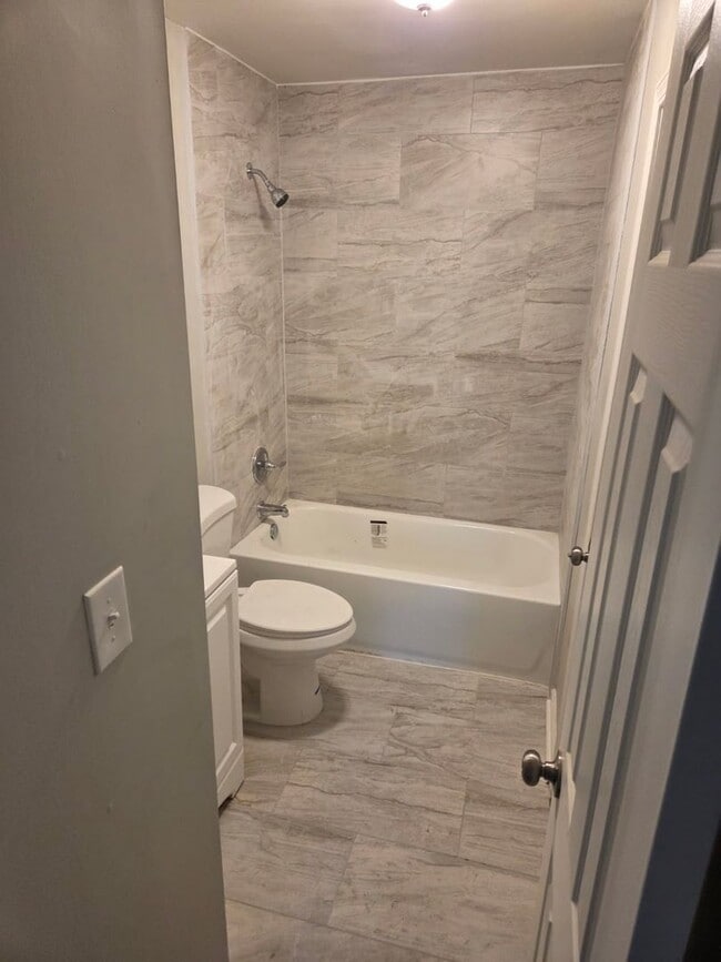 Building Photo - MOVE-IN SPECIAL 1/2 OFF 1ST MONTH"S RENT