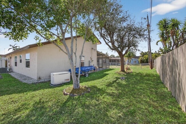 Building Photo - 6223 Kendrick St