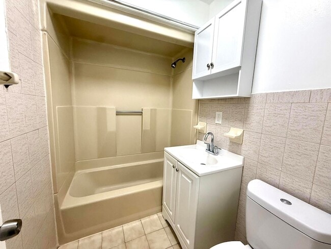 Building Photo - 8610 John F. Kennedy Blvd