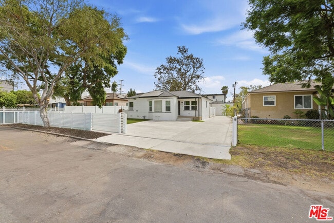 Building Photo - 6328 Camellia Ave