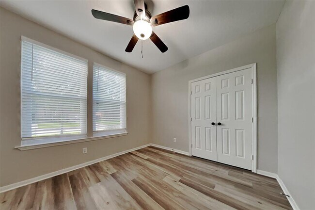 Building Photo - 4031 Echo Mountain Dr