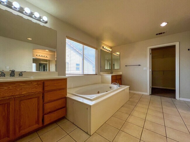 Building Photo - 151 San Marco Way