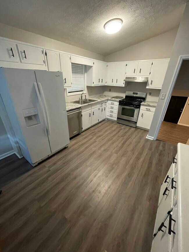 Building Photo - 2021 Sunsweet Ct NE
