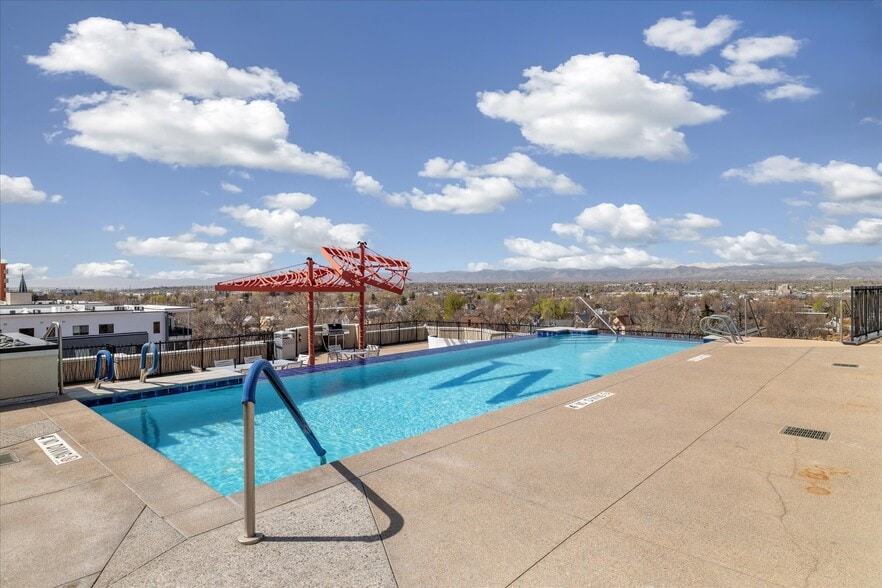 Rooftop Pool - 410 Acoma St