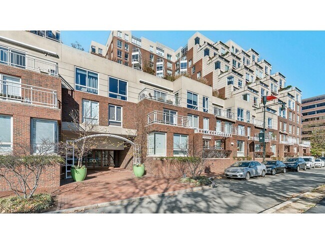 Building Photo - 75-83-83 Cambridge Pkwy