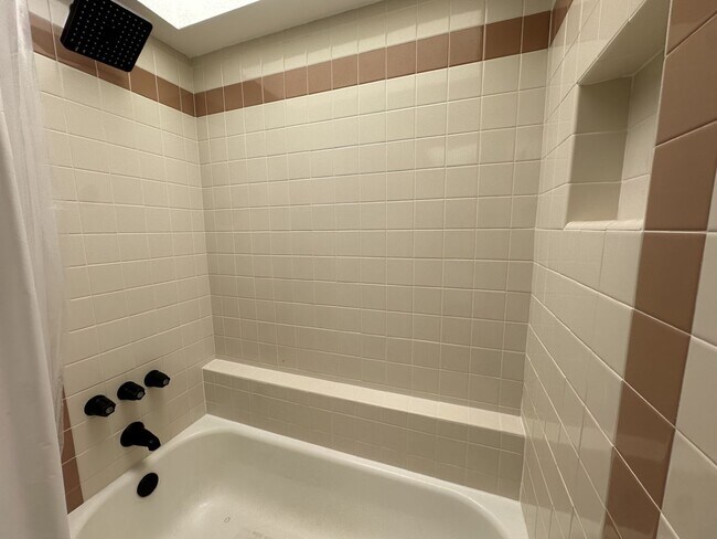 Building Photo - Point South Mountain; Located in the highly desirable Point South Mountain Community, resort styl...