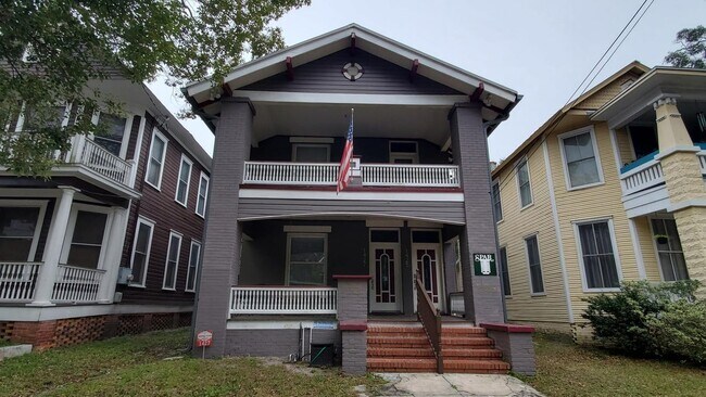 Building Photo - 1427 Silver St