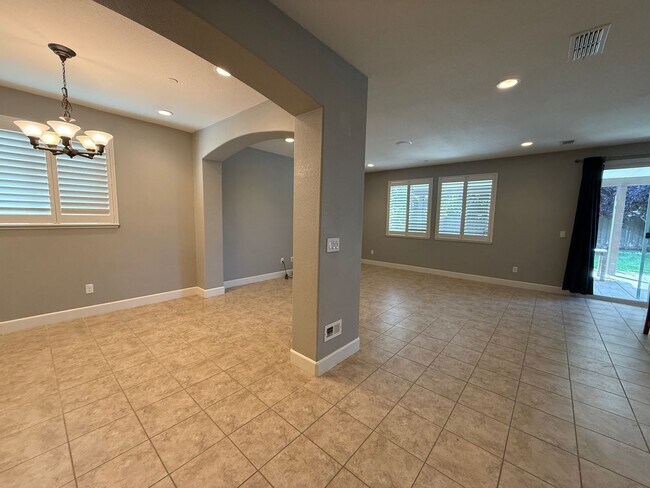 Building Photo - Four Bedroom West Roseville Home