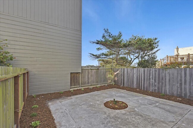 Building Photo - 1487 34th Ave