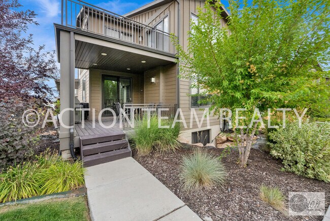 Building Photo - Beautiful Townhome in Huntsville