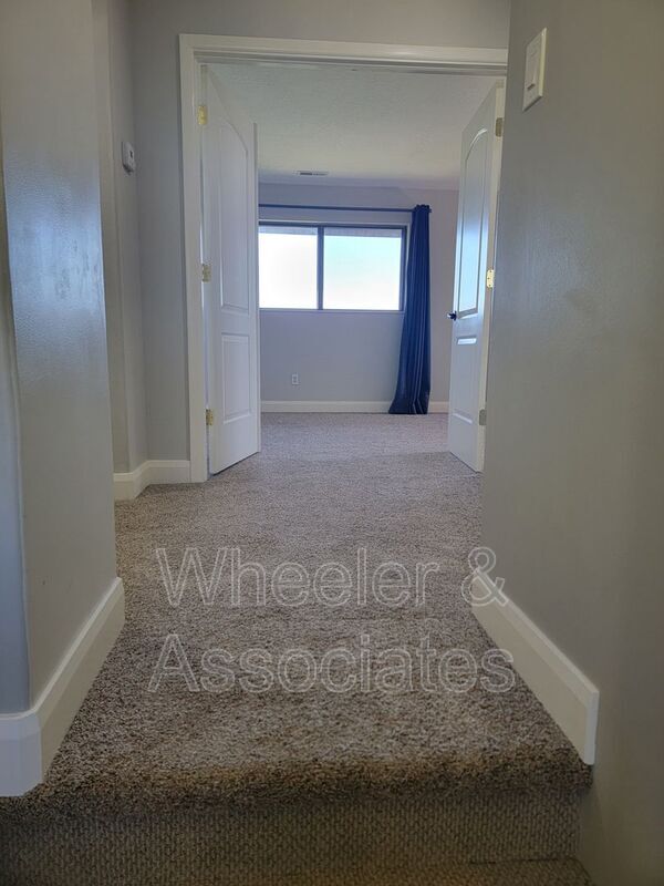 Building Photo - 1269 E 3075 N