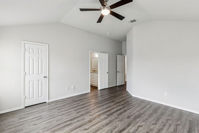 Building Photo - Rare 3BR Single-Family Home w/ 2-Car Garage, Fiber Internet & All Appliances – Near Little Elm Lake