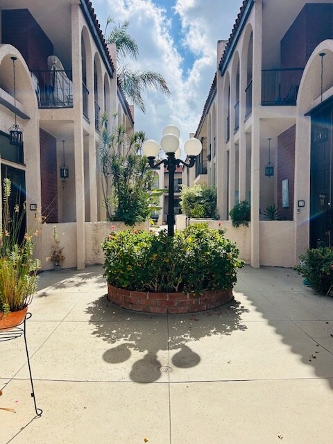 Building Photo - 5477 Nestle Ave