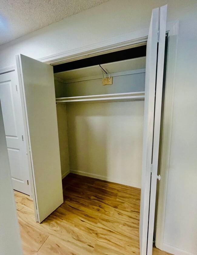 Building Photo - 2718 Lee St