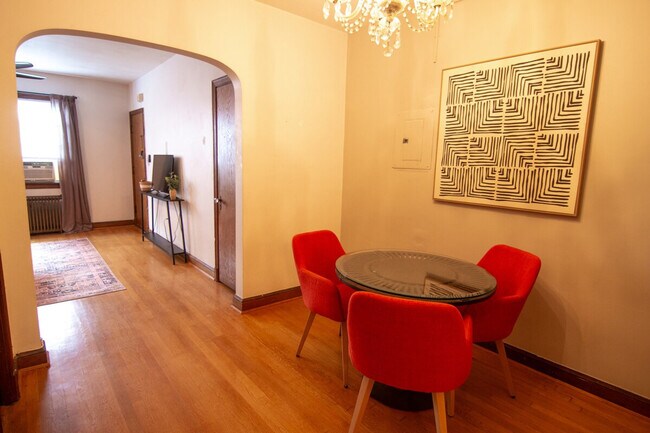 Building Photo - 1514 16th St SE