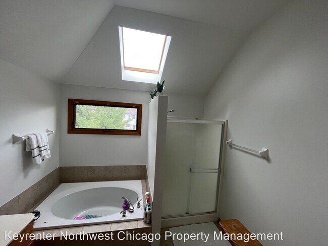 Building Photo - 5 br, 3.5 bath House - 7 W Sandstone Ct