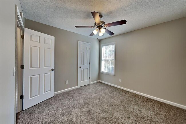 Building Photo - 962 Taylors Farm Ct