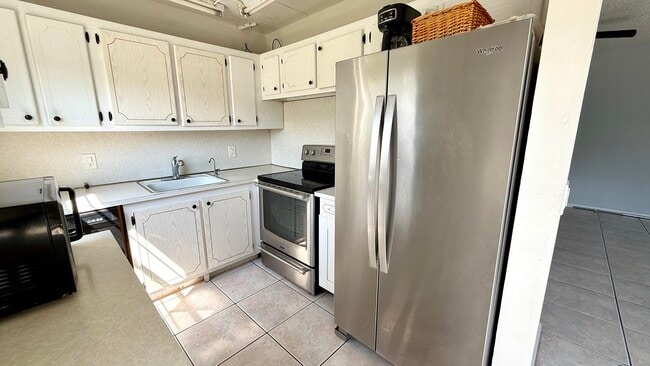 Building Photo - 281 Tilford N