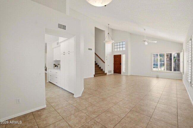 Building Photo - 9012 E Sutton Dr