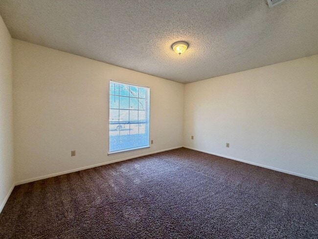 Building Photo - Duplex