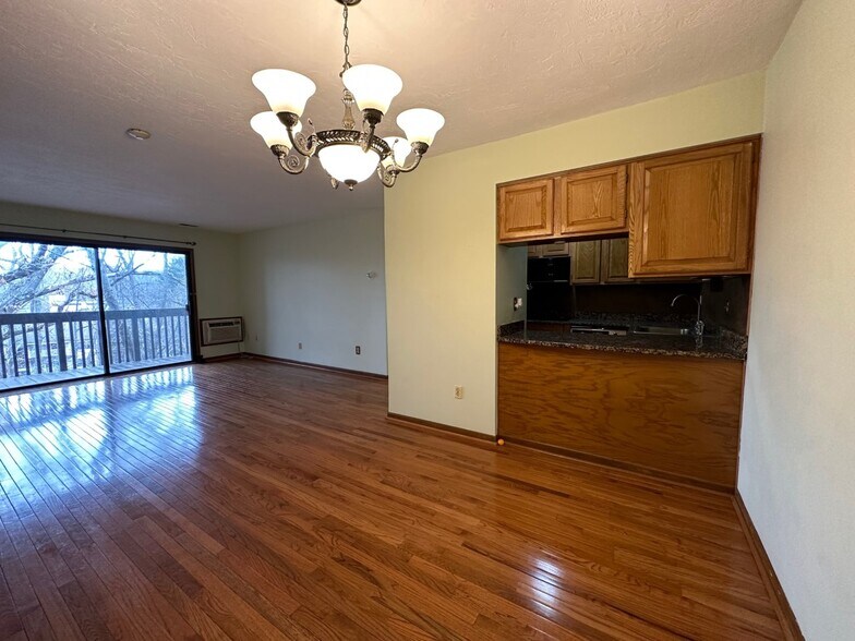 dining room with pass-thru to kitchen - 340 Sunderland Rd