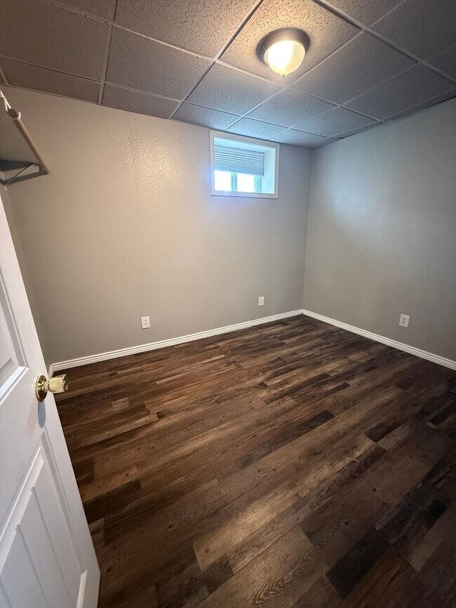 Building Photo - 529 S Dakota St