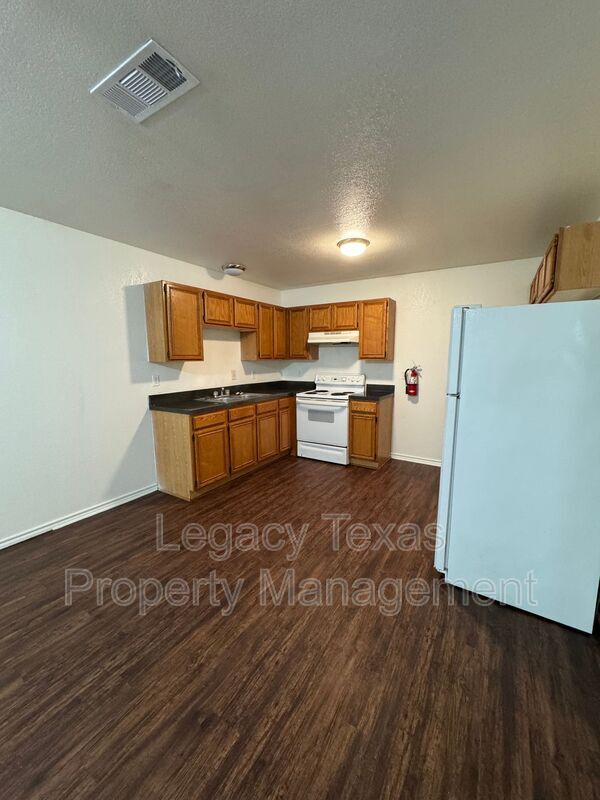 Building Photo - 1108 Williams Ave