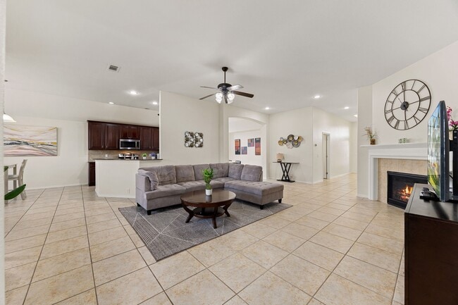 Building Photo - 19914 Sagebrush Cove